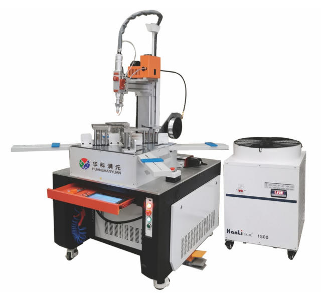 Dual-axis dual-station seamless welding machine